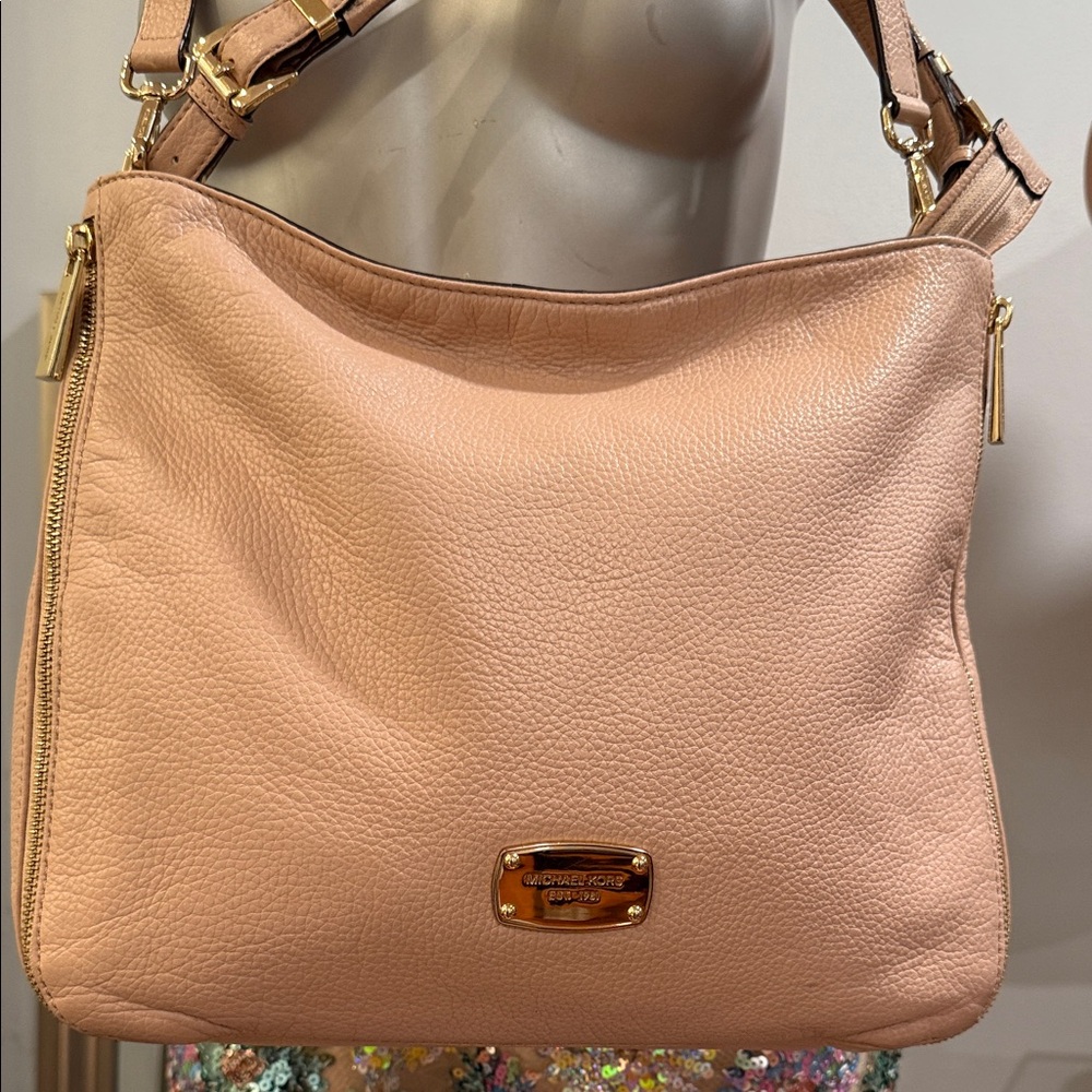 Michael Kors Pebbled Leather Shoulder Bag (Price is firm)